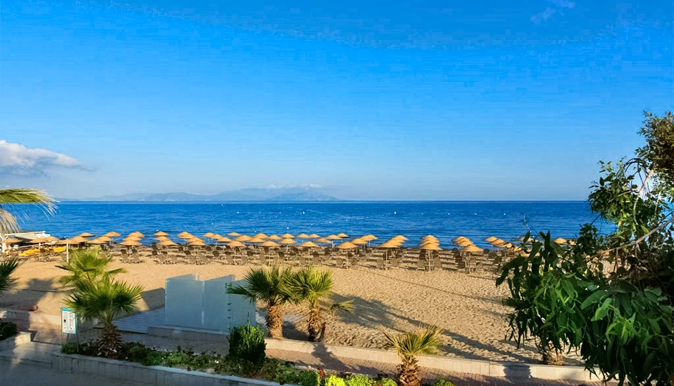 هتل فلورا گاردن افسوس کوش آداسی